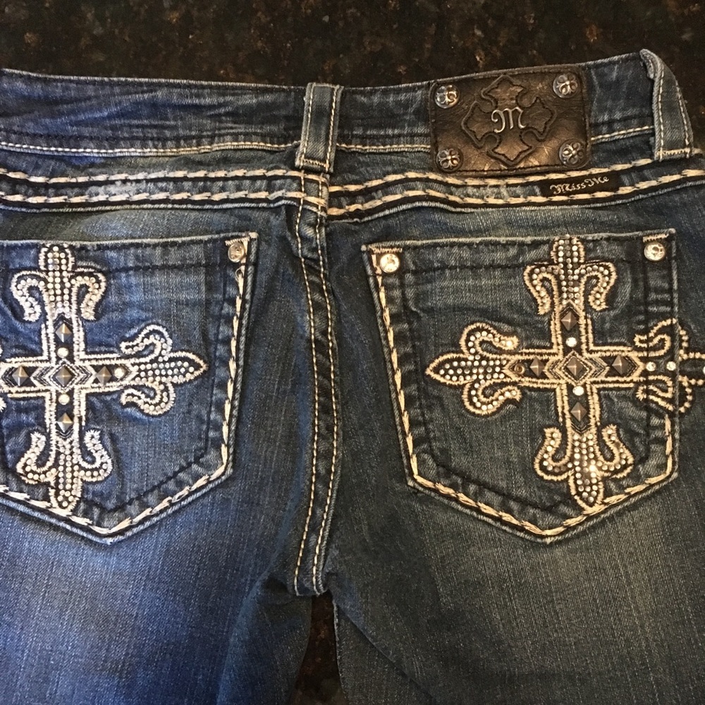 Miss Me jeans size 28!
